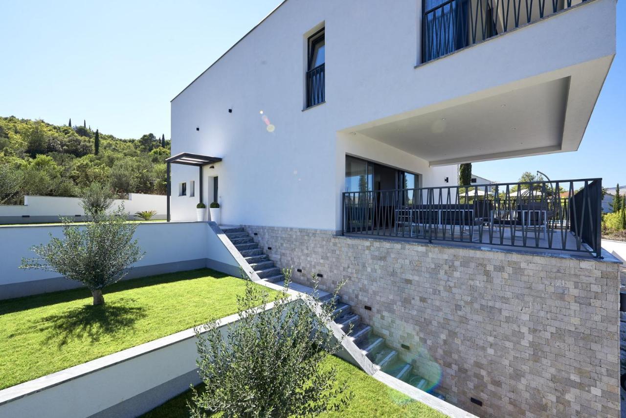 Luxury Villa Cor Mare With Pool Trogir Exterior photo