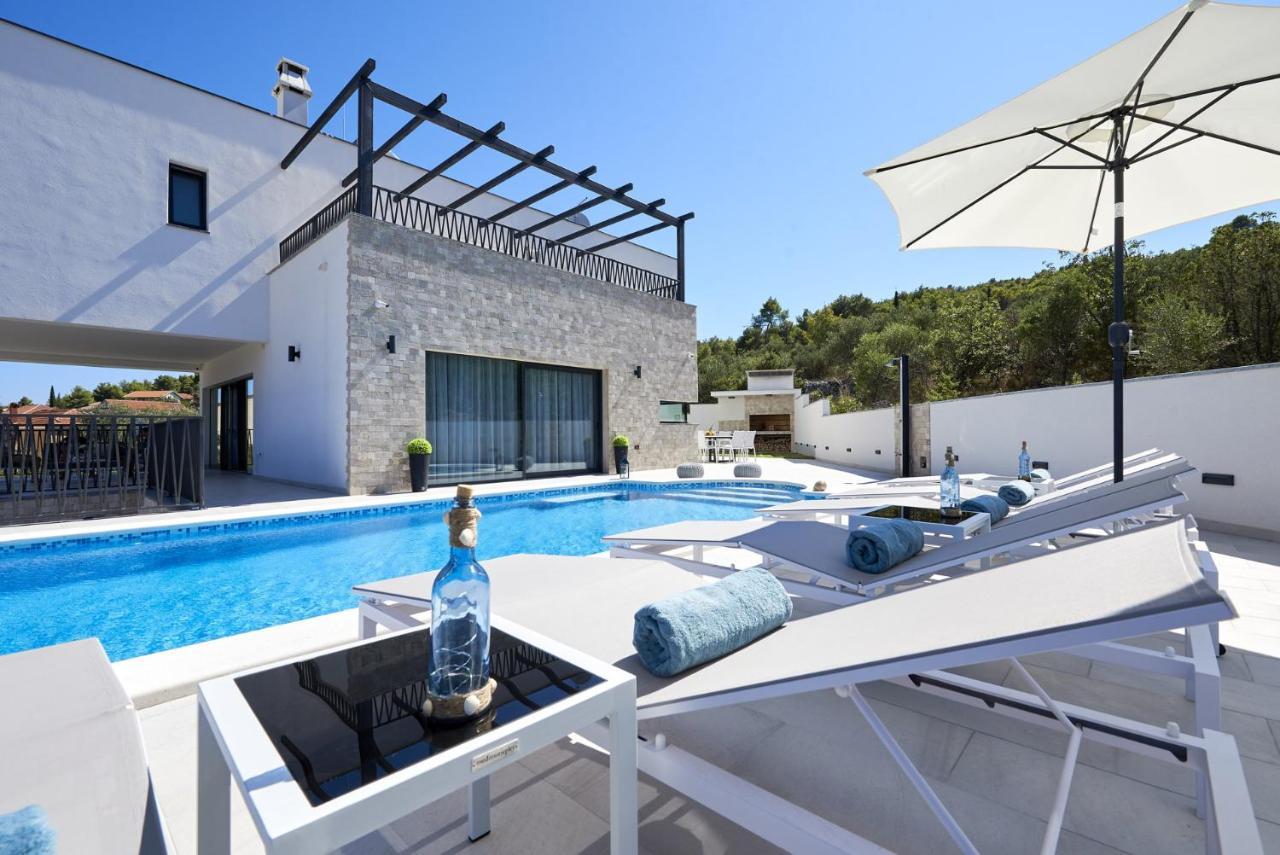 Luxury Villa Cor Mare With Pool Trogir Exterior photo