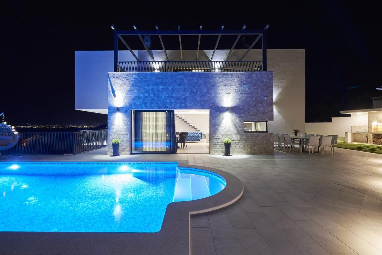 Luxury Villa Cor Mare With Pool Trogir Exterior photo