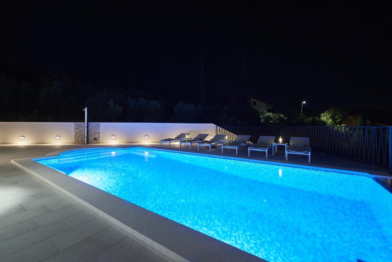 Luxury Villa Cor Mare With Pool Trogir Exterior photo